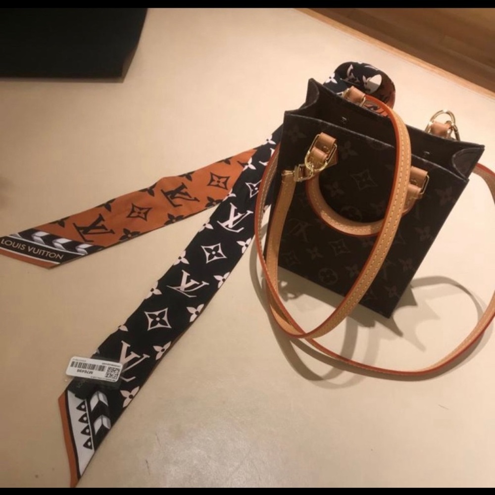 Louis Vuitton Mini Sac Plat